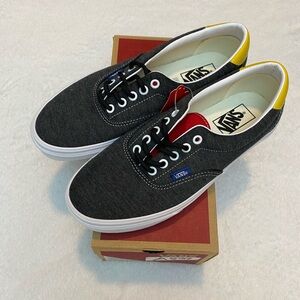 Vans Coastal Sneakers in Heather Black!